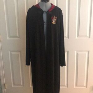 Harry Potter Wizarding World Griffindor Black Hooded Cape Crest XL